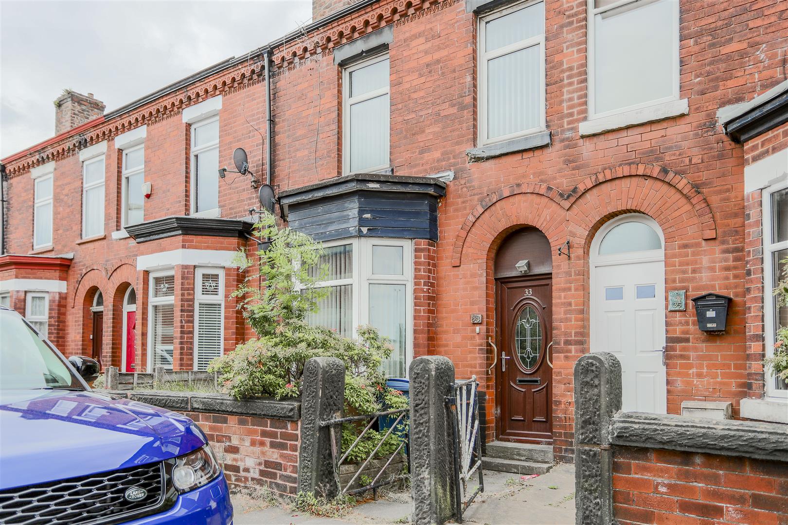 2 Bedroom Mid Terrace House For Sale - Main Image